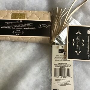 Nanette Lenore  charging wallet